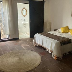 Habitación Estándar con Cama Queen